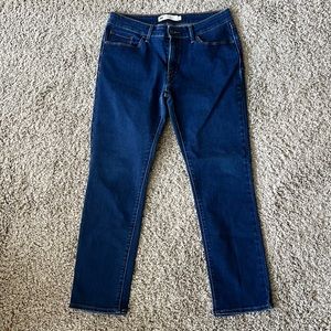 Size 12 Levi’s mid rise skinny